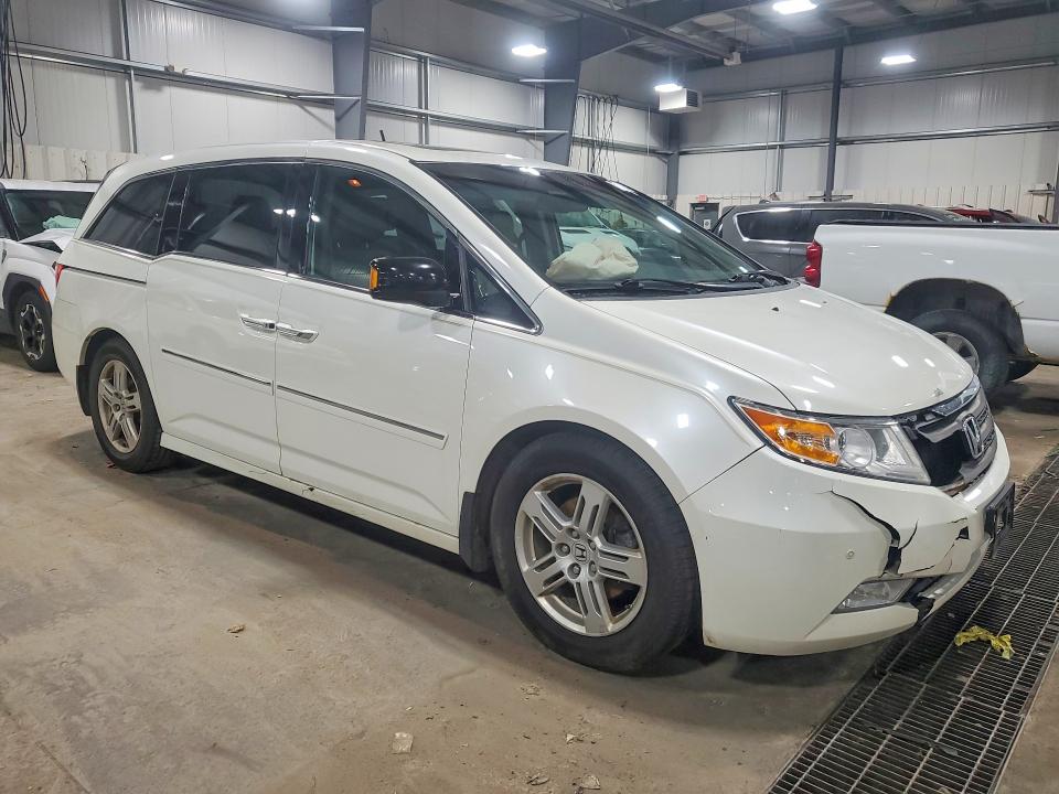 Photo 4 from auction – 2013 HONDA ODYSSEY TO with VIN 5FNRL5H96DB037057