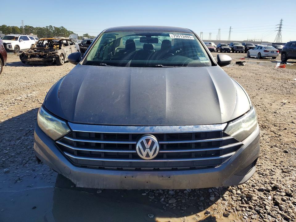Photo 5 from auction – 2019 VOLKSWAGEN JETTA with VIN 3VWCB7BU0KM196969
