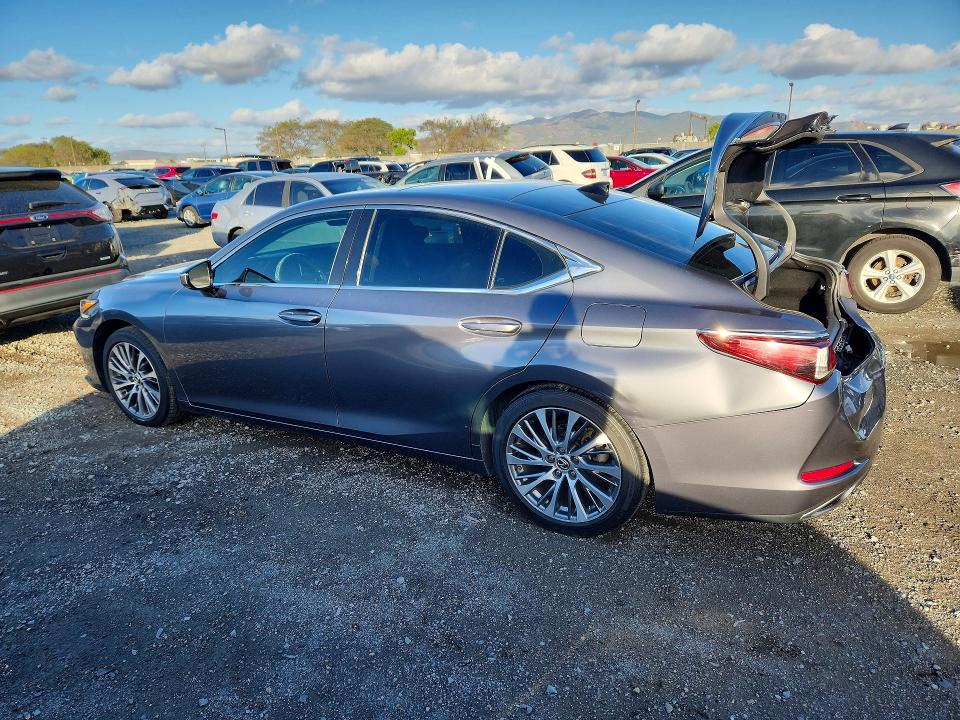 Photo 2 from auction – 2019 LEXUS ES with VIN 58ABZ1B16KU011305