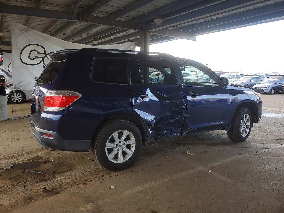 Foto 3 de la subasta – 2013 TOYOTA HIGHLANDER con VIN 5TDBK3EH2DS204224