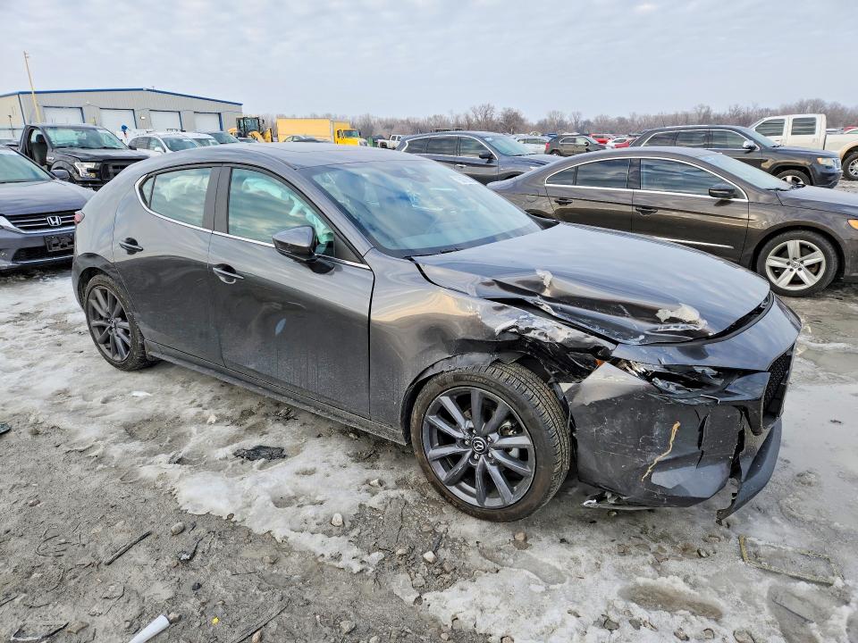 Photo 4 from auction – 2023 MAZDA 3 with VIN JM1BPALM6P1610482