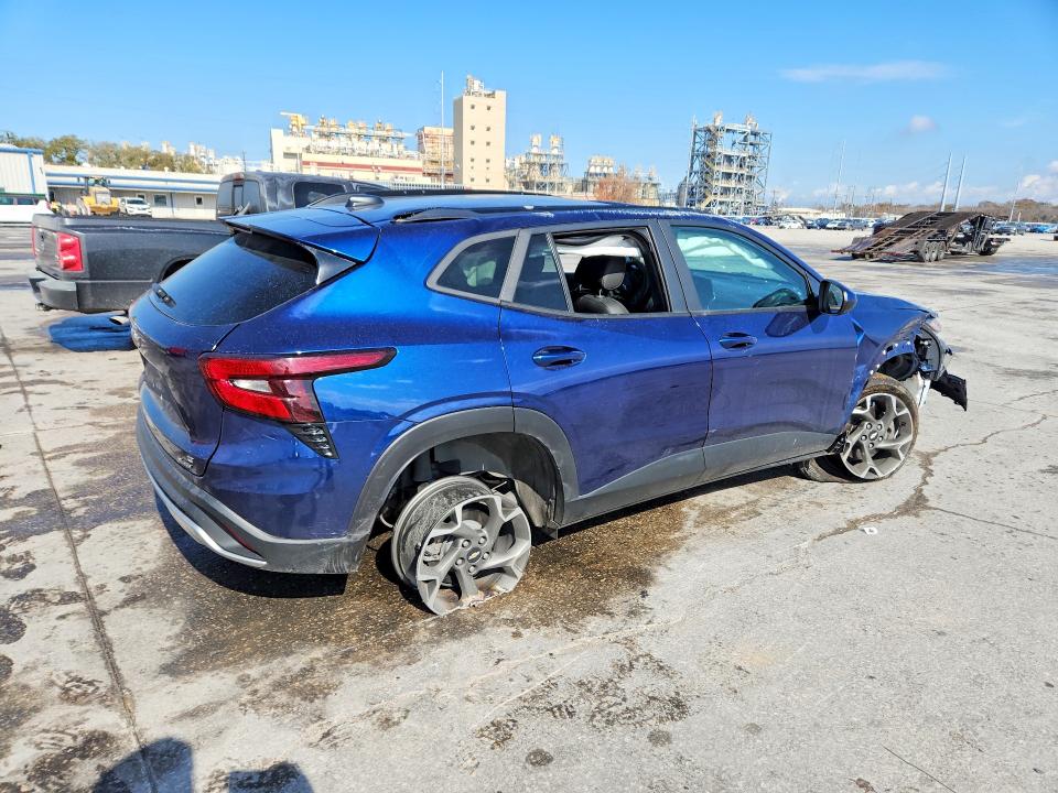 Photo 3 from auction – 2024 CHEVROLET TRAX with VIN KL77LHE24RC136901