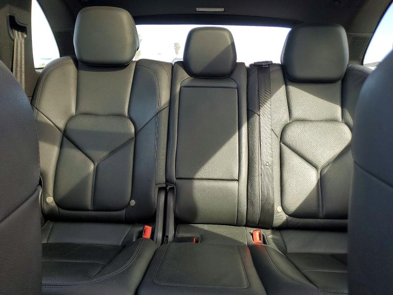 Photo 10 from auction – 2014 PORSCHE CAYENNE with VIN WP1AF2A26ELA33300