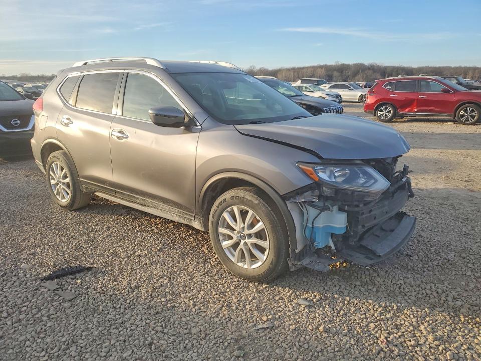 Photo 4 from auction – 2017 NISSAN ROGUE S with VIN KNMAT2MV1HP576521