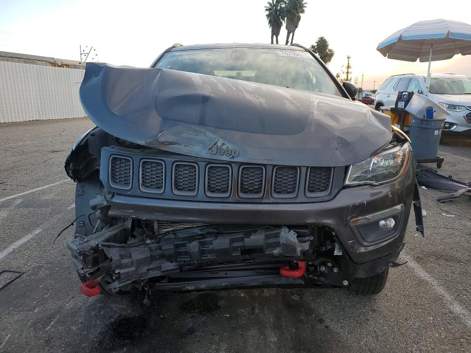 Photo 5 from auction – 2019 JEEP COMPASS with VIN 3C4NJDDBXKT785459