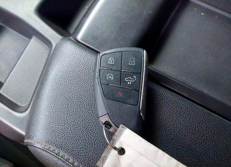 Photo 9 from auction – 2022 CHEVROLET SILVERADO with VIN 3GCUDCET0NG553356