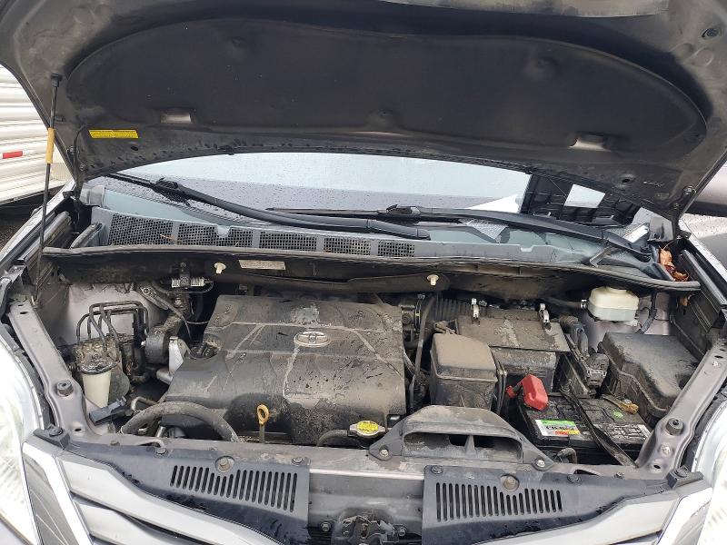 Photo 12 from auction – 2014 TOYOTA SIENNA XLE with VIN 5TDYK3DC6ES502311