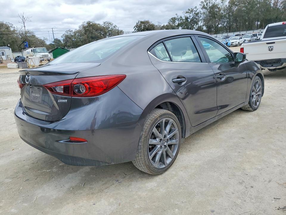 Photo 3 from auction – 2018 MAZDA 3 TOURING with VIN 3MZBN1V35JM221995