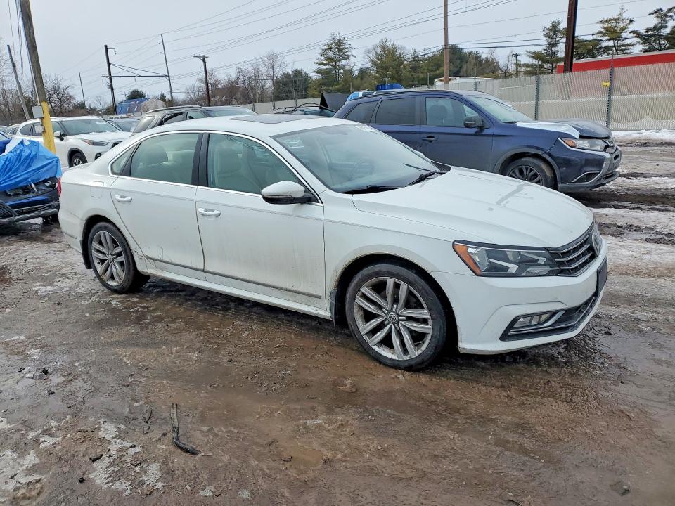 Photo 4 from auction – 2016 VOLKSWAGEN PASSAT SEL with VIN 1VWCT7A36GC028235