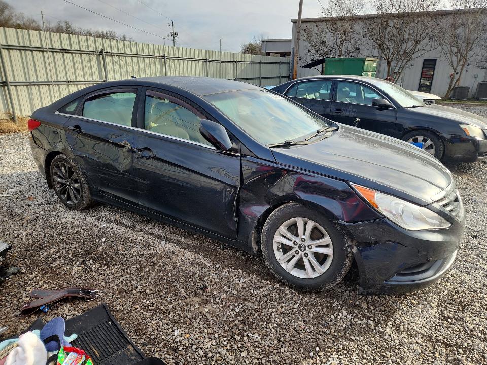 Photo 4 from auction – 2013 HYUNDAI SONATA with VIN 5NPEB4AC2DH807435