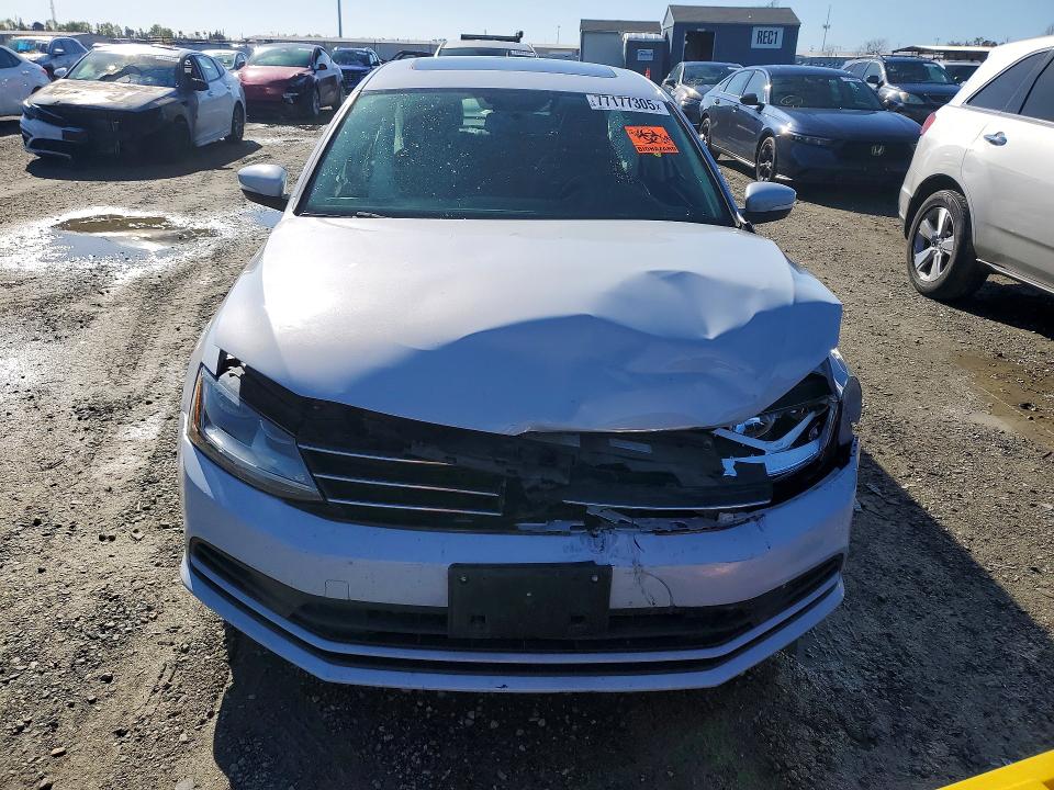 Photo 5 from auction – 2017 VOLKSWAGEN JETTA with VIN 3VWDB7AJ5HM231574