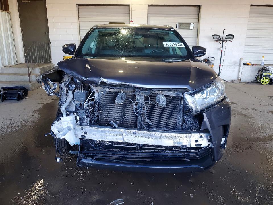 Zdjęcie 5 z aukcji – 2017 TOYOTA HIGHLANDER z VIN 5TDJZRFH0HS403481