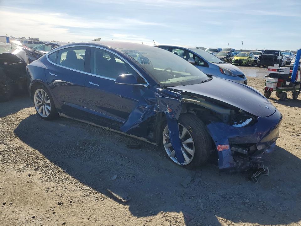 Photo 4 from auction – 2018 TESLA MODEL 3 with VIN 5YJ3E1EA9JF042806