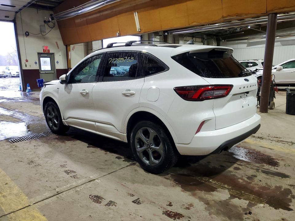 Photo 2 from auction – 2023 FORD ESCAPE with VIN 1FMCU9NZ5PUA50694
