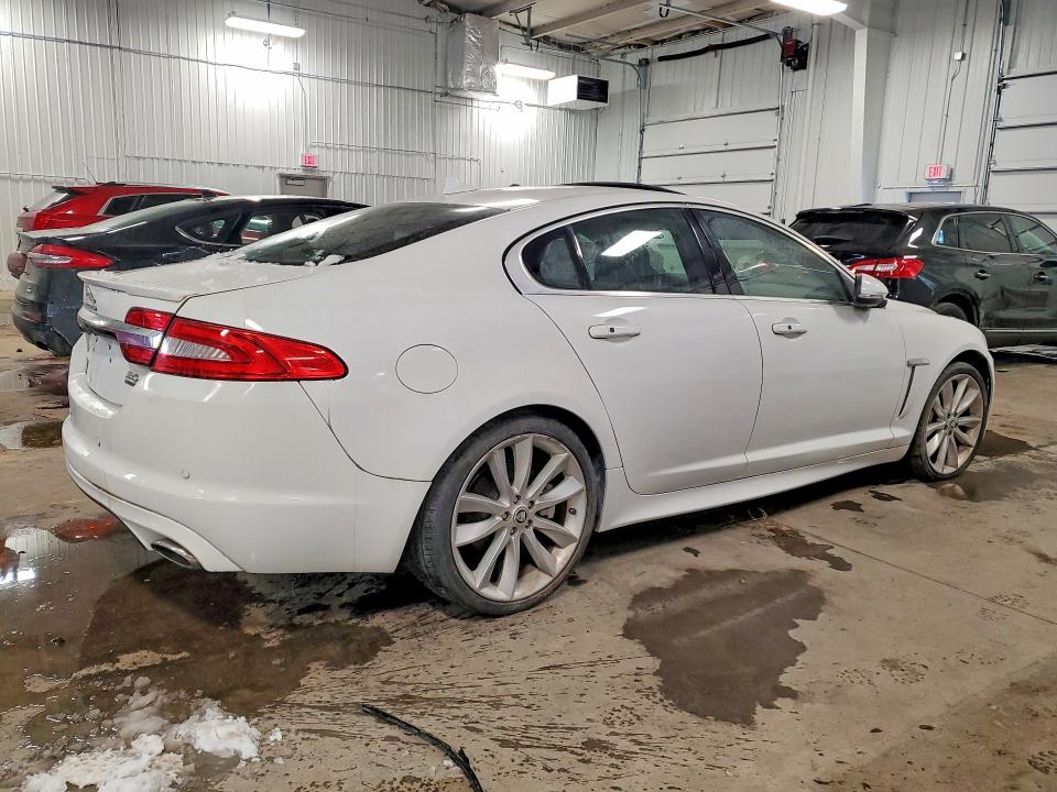 Photo 3 from auction – 2013 JAGUAR XF with VIN SAJWJ0EF3D8S78579