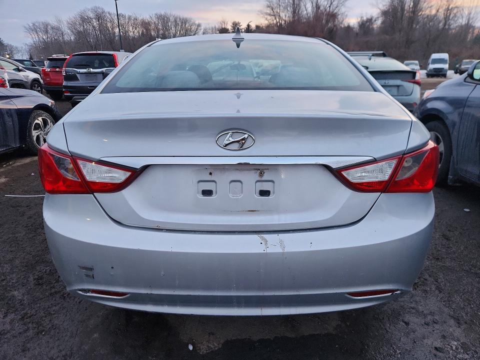 Photo 6 from auction – 2011 HYUNDAI SONATA GLS with VIN 5NPEB4AC1BH262986