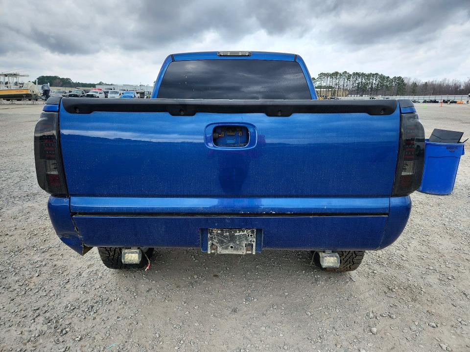 Photo 6 from auction – 2004 CHEVROLET SILVERADO with VIN 2GCEC13T341405594