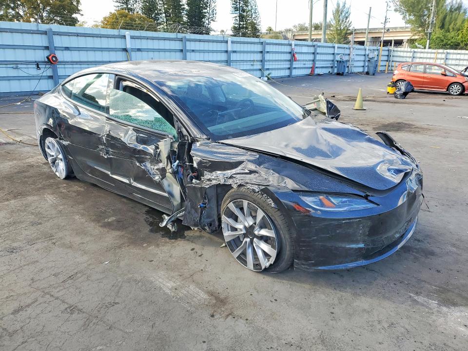 Photo 4 from auction – 2025 TESLA MODEL 3 with VIN 5YJ3E1EA2SF037027