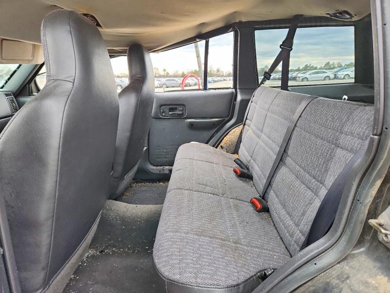 Photo 11 from auction – 2001 JEEP CHEROKEE with VIN 1J4FF48SX1L513739