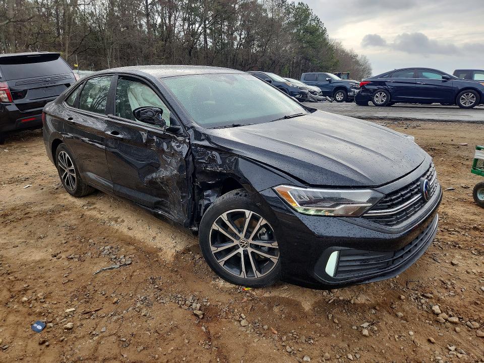 Photo 4 from auction – 2024 VOLKSWAGEN JETTA with VIN 3VWBM7BUXRM068447