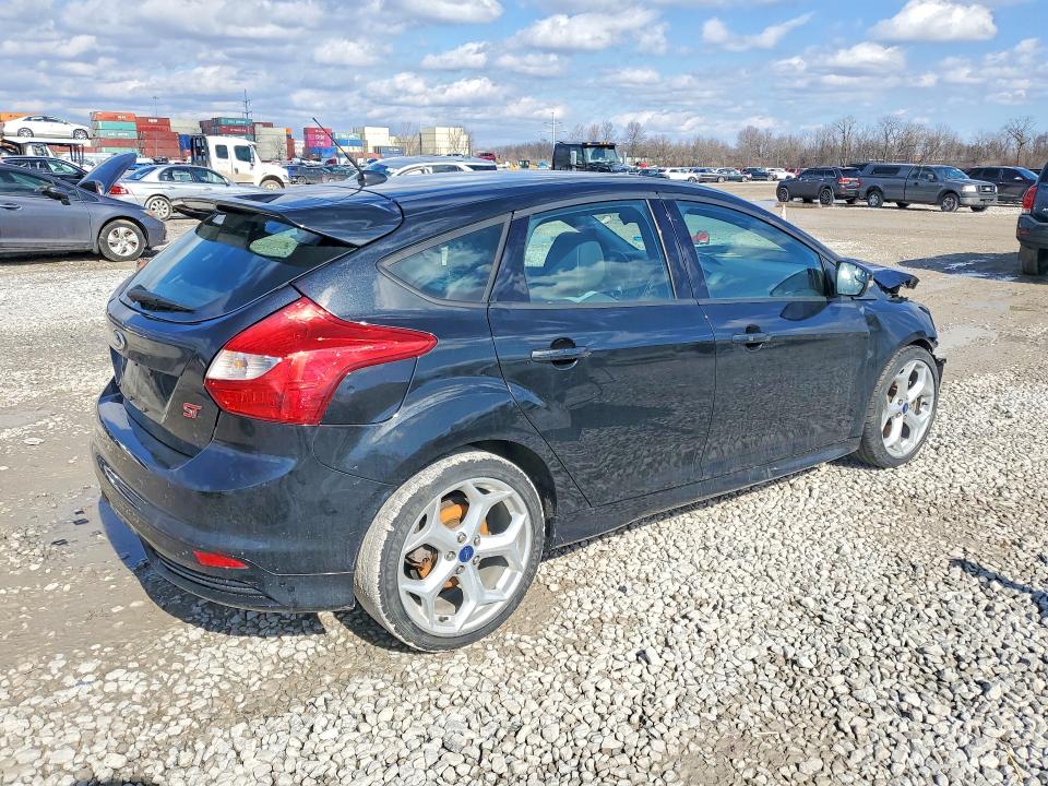 Photo 3 from auction – 2014 FORD FOCUS with VIN 1FADP3L92EL411422