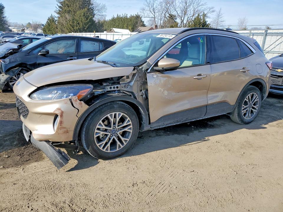 FORD ESCAPE 2020 with VIN 1FMCU9H94LUB96588 - Photo from auction