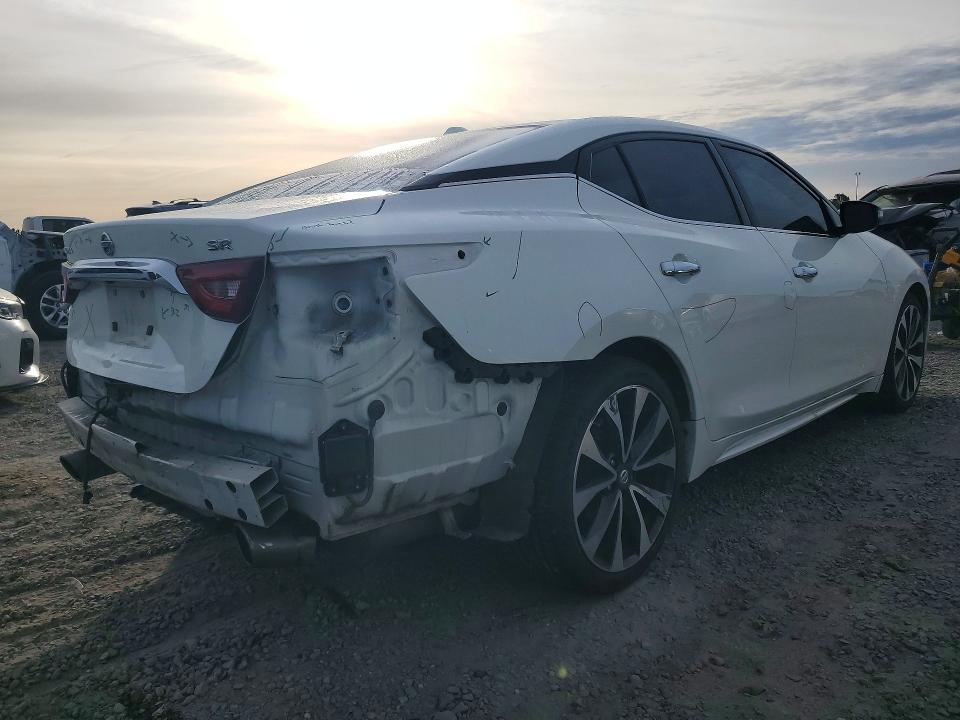 صورة رقم 3 من المزاد - 2017 NISSAN MAXIMA مع VIN 1N4AA6AP3HC393220