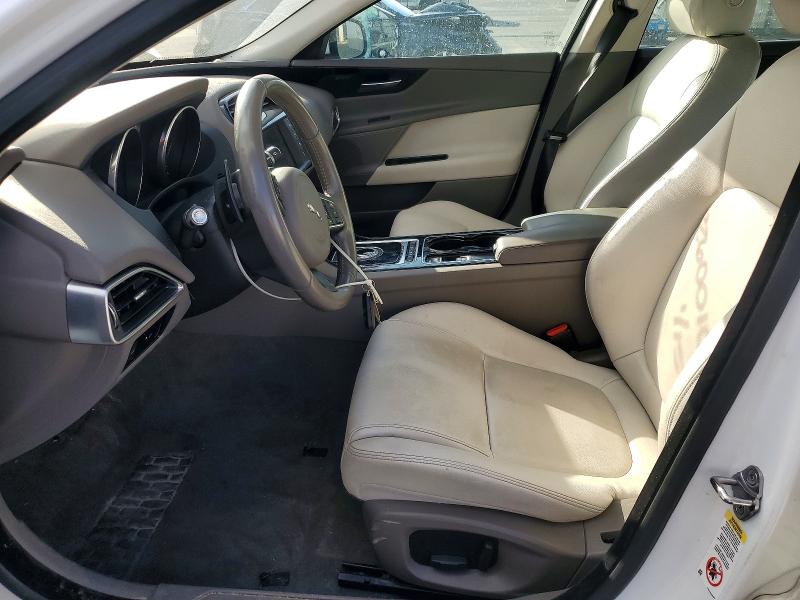 Photo 7 from auction – 2017 JAGUAR XE with VIN SAJAD4BG0HA961361