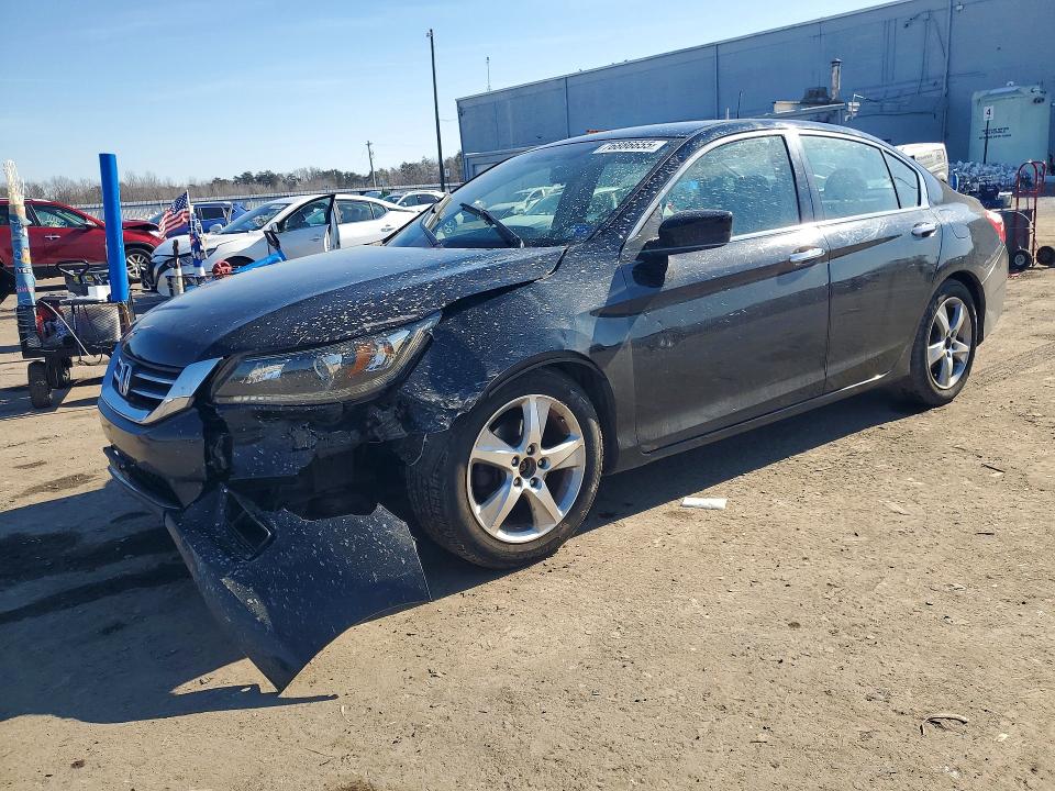 HONDA ACCORD 2015 with VIN 1HGCR2E50FA070461 - Photo from auction