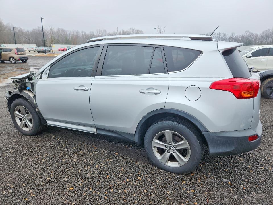 Photo 2 from auction – 2015 TOYOTA RAV4 XLE with VIN JTMRFREV2FD112170