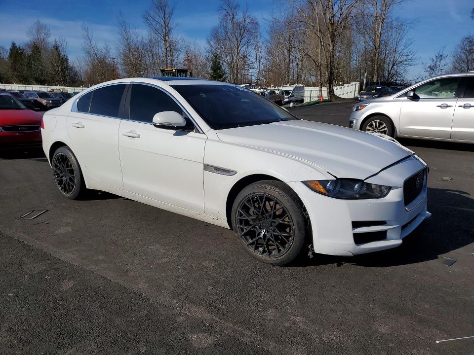 Foto 4 de la subasta – 2019 JAGUAR XE con VIN SAJAR4FX3KCP52591