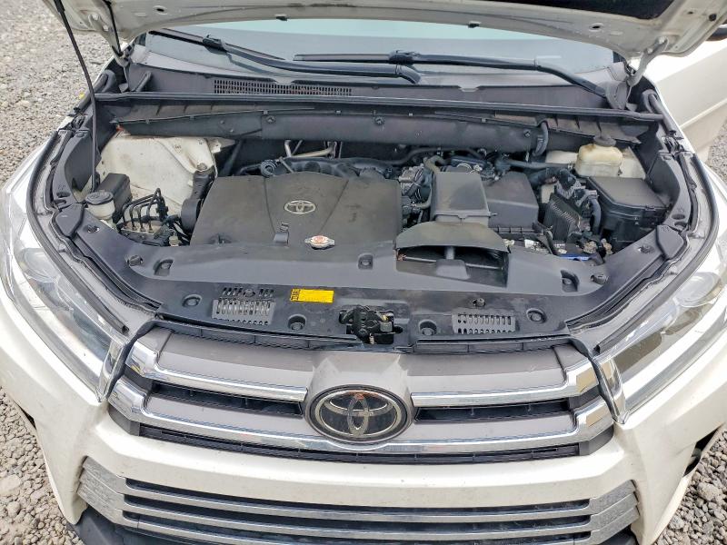 Photo 12 from auction – 2018 TOYOTA HIGHLANDER with VIN 5TDDZRFH1JS810180