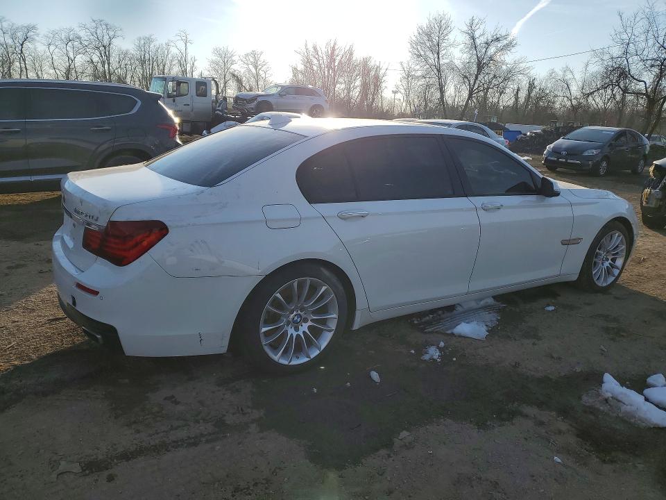 Photo 3 from auction – 2015 BMW 750 LXI with VIN WBAYF8C56FG245552