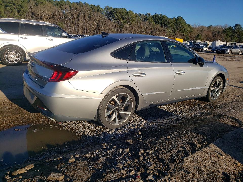 Photo 3 from auction – 2021 HYUNDAI SONATA SEL with VIN 5NPEJ4J22MH092876