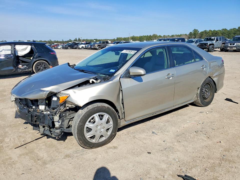 TOYOTA CAMRY 2014 with VIN 4T4BF1FK3ER386775 - Photo from auction