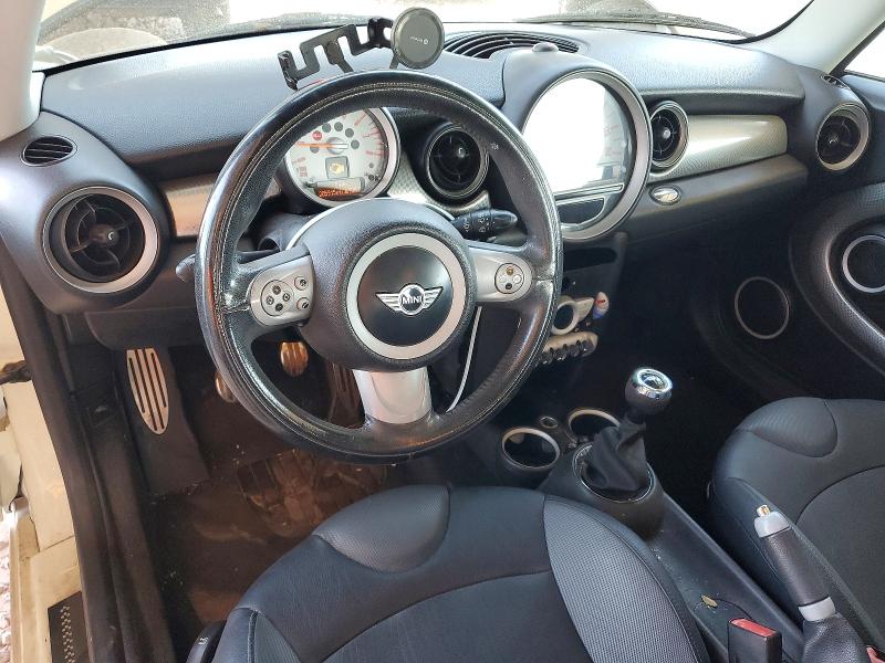 Photo 8 from auction – 2007 MINI COOPER with VIN WMWMF73557TL87859