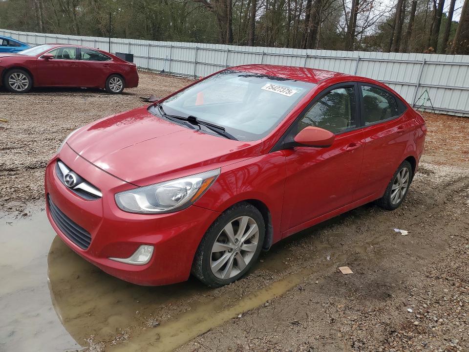 HYUNDAI ACCENT 2013 with VIN KMHCU4AE8DU305436 - Photo from auction
