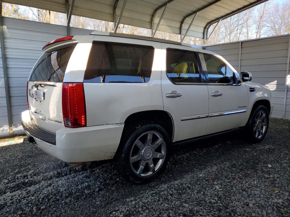 Photo 3 from auction – 2011 CADILLAC ESCALADE with VIN 1GYS3CEF5BR103079