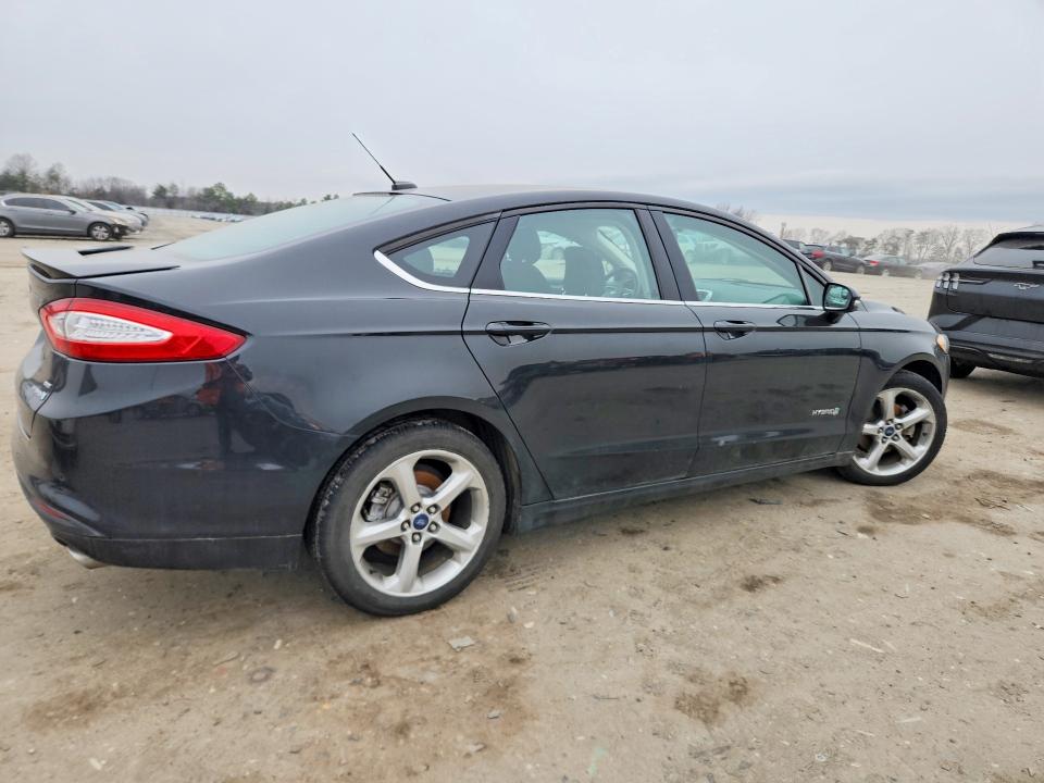 Photo 3 from auction – 2014 FORD FUSION with VIN 3FA6P0LU1ER206428