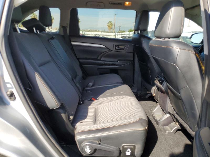 Photo 11 from auction – 2016 TOYOTA HIGHLANDER with VIN 5TDBKRFH5GS243668