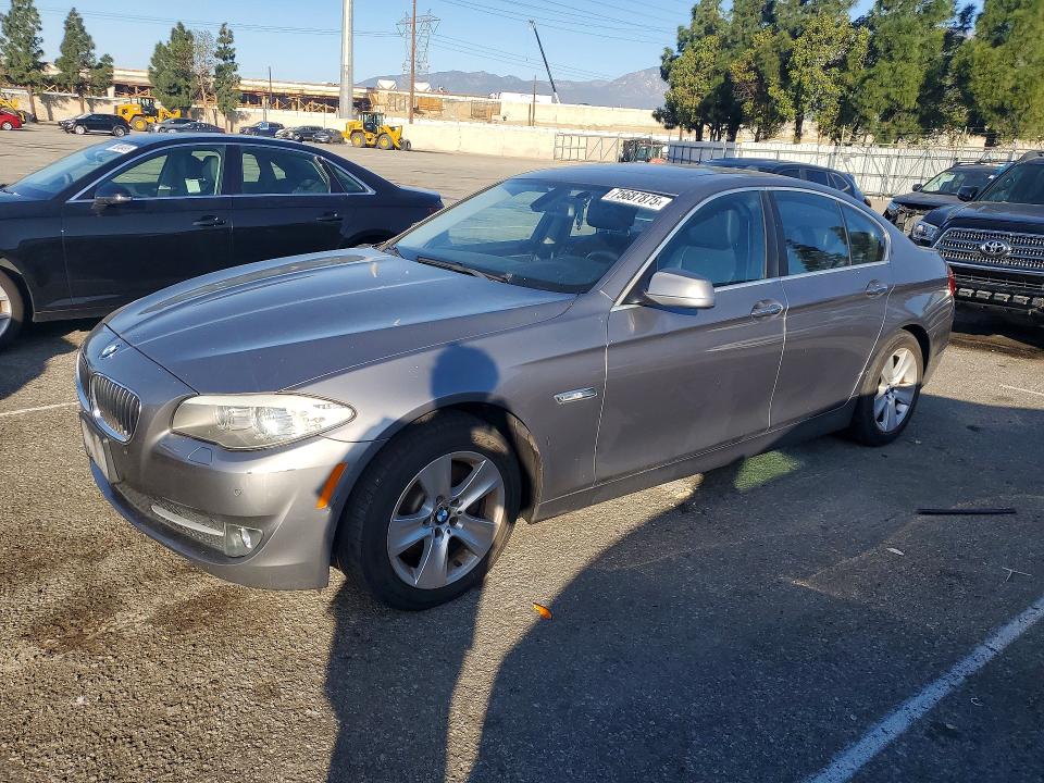 BMW 528 I 2012 with VIN WBAXG5C56CDX02722 - Photo from auction