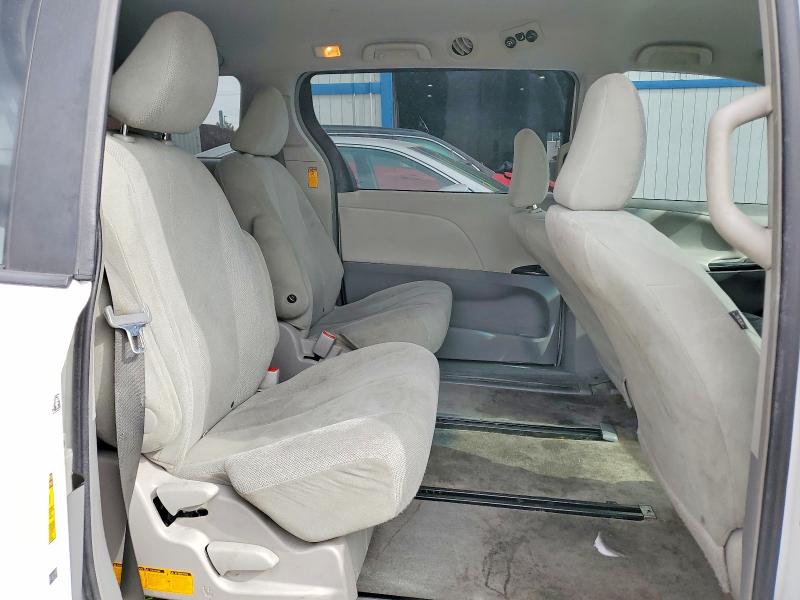 Photo 11 from auction – 2014 TOYOTA SIENNA with VIN 5TDZK3DC6ES490214
