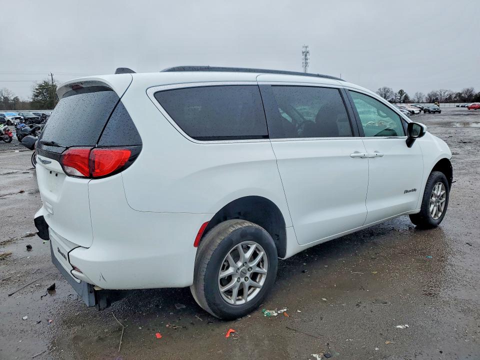 Photo 3 from auction – 2021 CHRYSLER VOYAGER with VIN 2C4RC1DG4MR602097
