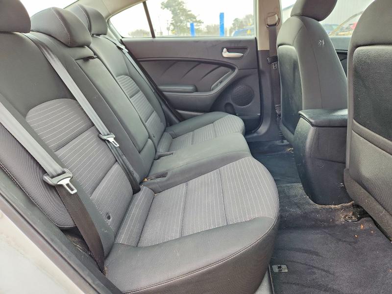 Photo 10 from auction – 2018 KIA FORTE with VIN 3KPFL4A77JE217719