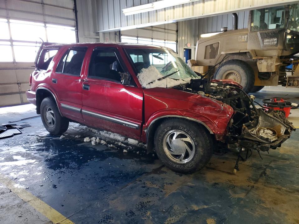 Photo 4 from auction – 2000 CHEV BLAZER with VIN 1GNDT13W3Y2346436