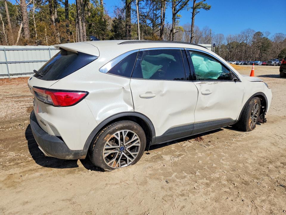 Photo 3 from auction – 2020 FORD ESCAPE with VIN 1FMCU0H6XLUA22980