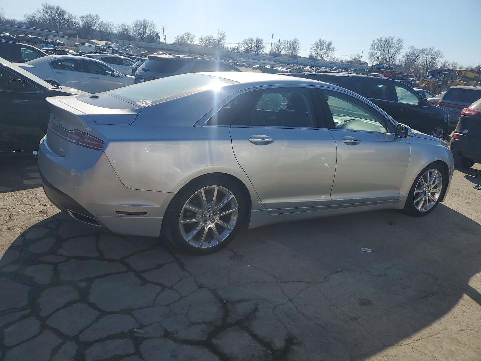 Photo 3 from auction – 2015 LINCOLN MKZ with VIN 3LN6L2LU3FR622480