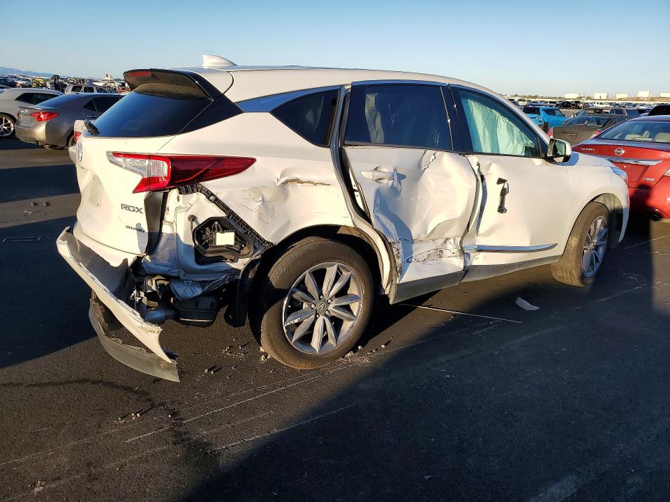 Photo 3 from auction – 2020 ACURA RDX with VIN 5J8TC2H50LL030135