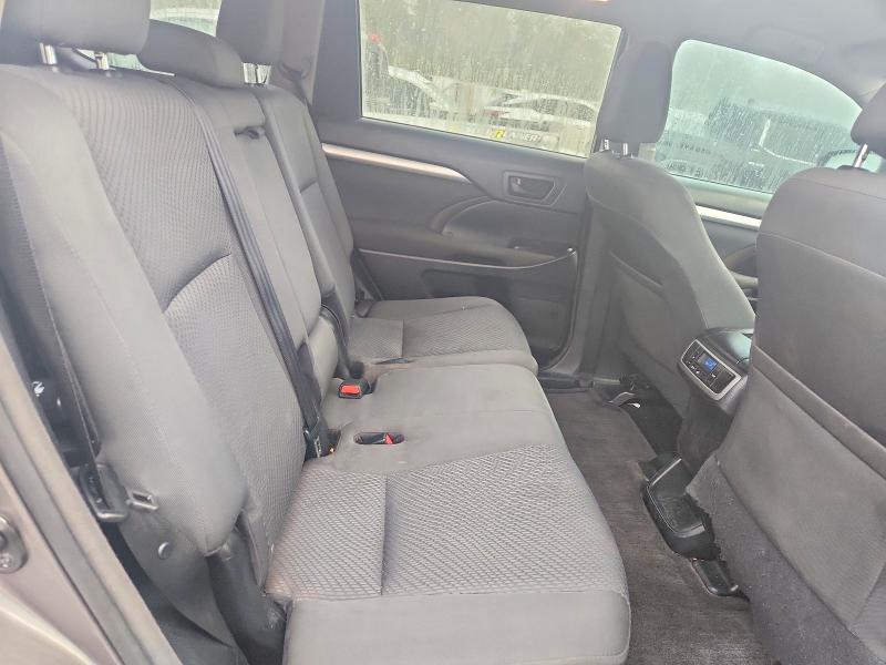 Photo 11 from auction – 2016 TOYOTA HIGHLANDER with VIN 5TDZKRFH8GS184419