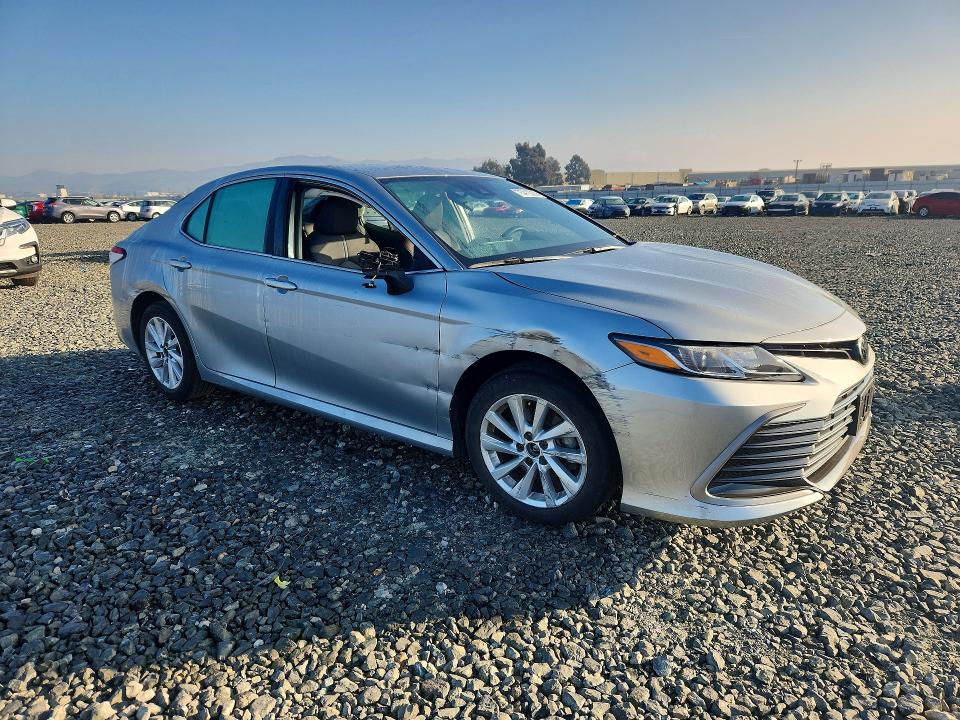 Photo 4 from auction – 2023 TOYOTA CAMRY with VIN 4T1C11AK2PU174439